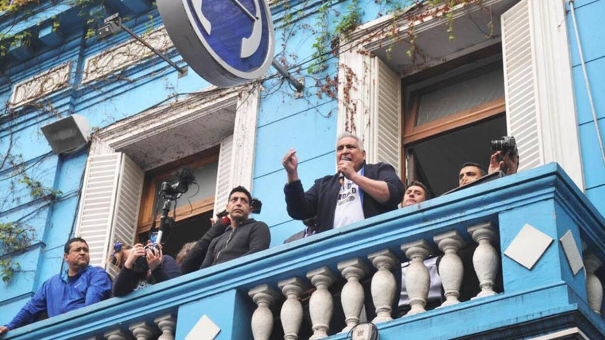 Pata Medina en toma de UOCRA