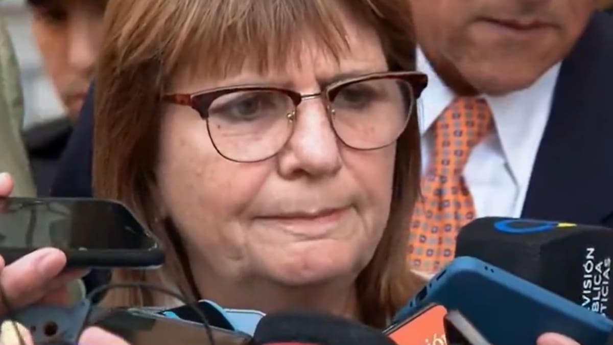 Bullrich confirmó que abrieron un sumario contra el policía que agredió al camarógrafo de A24: “Su conducta ha sido reprochable”