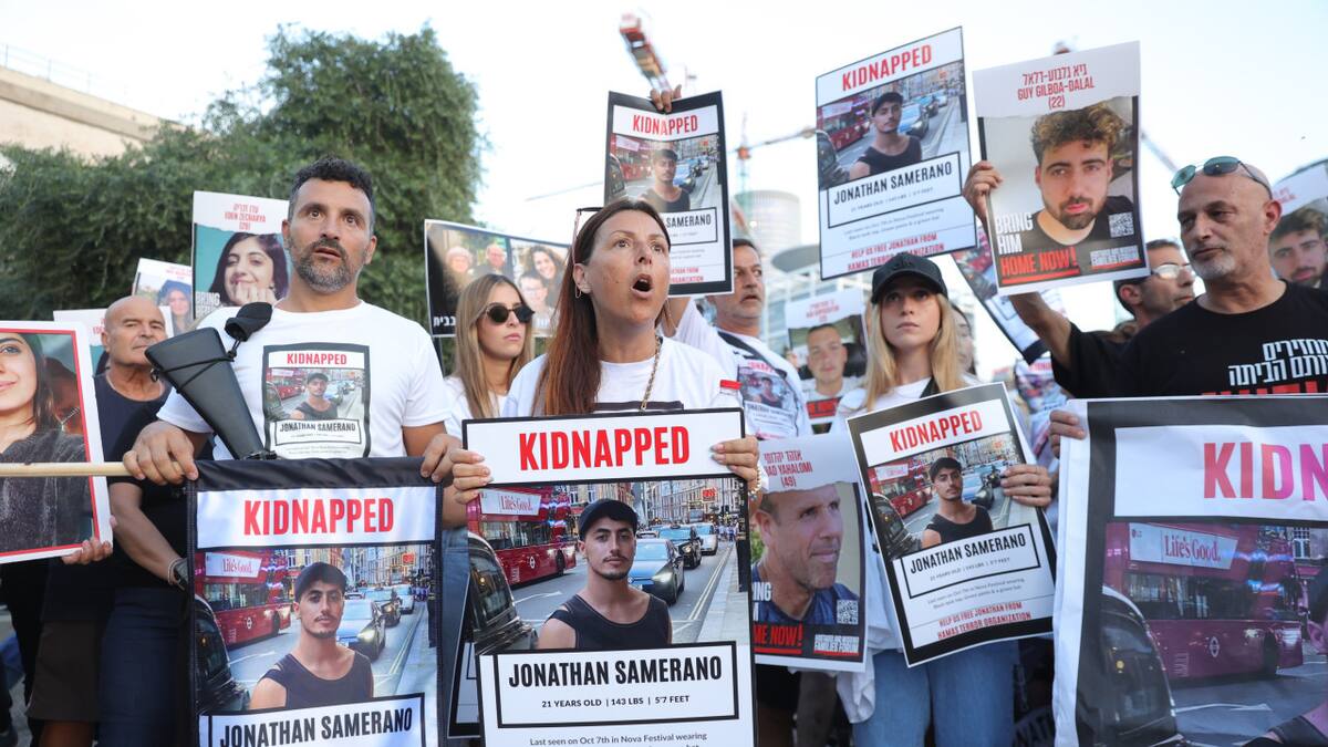Pedido de liberación de los rehenes israelíes en Tel Aviv. Foto: EFE.
