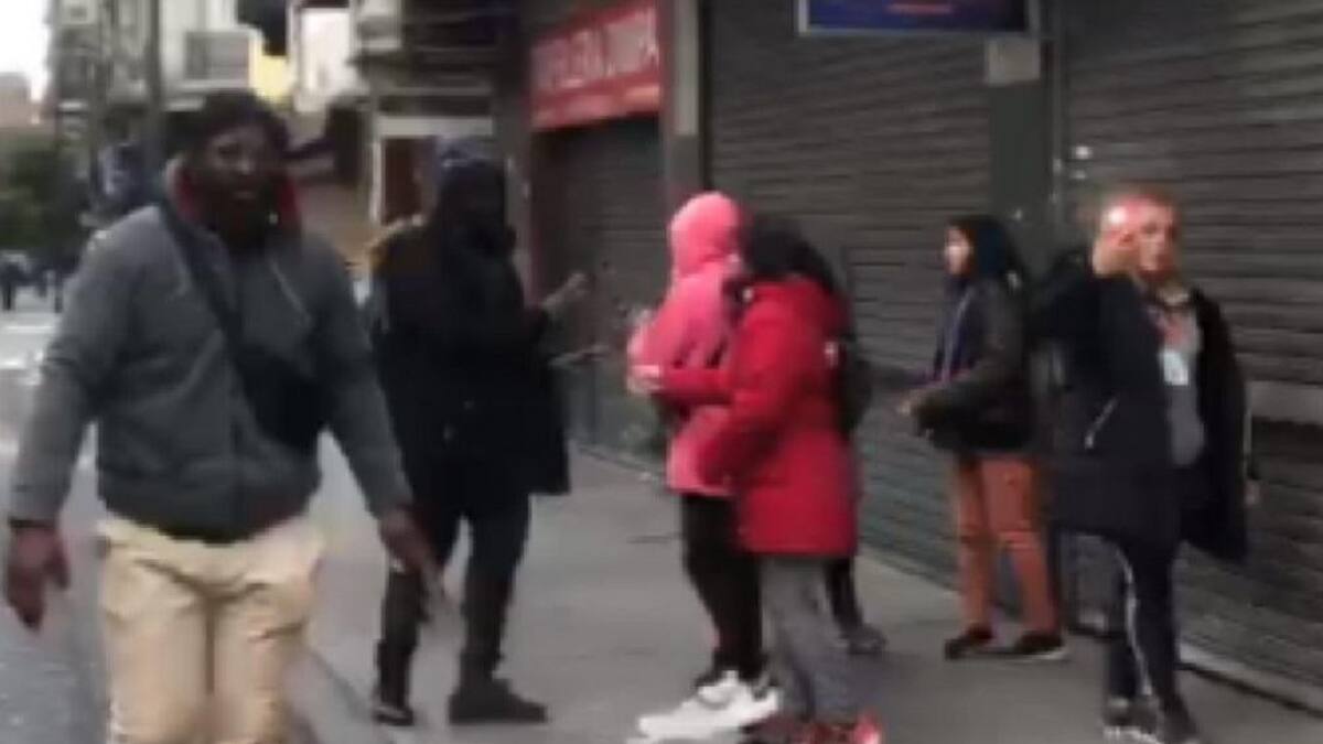 Video de batalla campal entre manteros de Once: varios detenidos