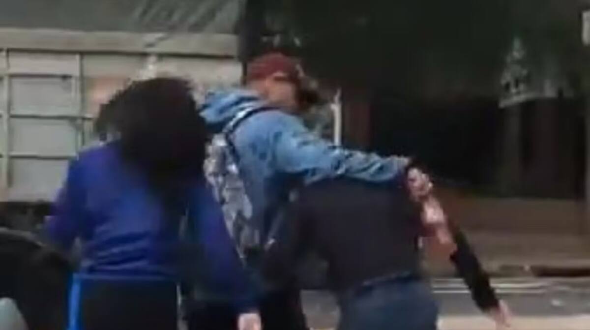 Pelea entre estudiantes de Ramos Mejía. Foto: captura video