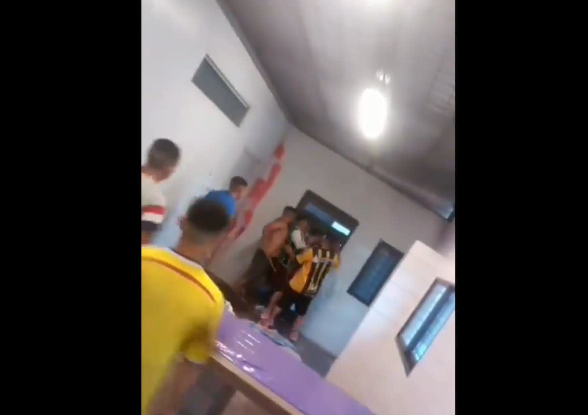 Pelea entre presos en Melchor Romero. Foto: Captura.