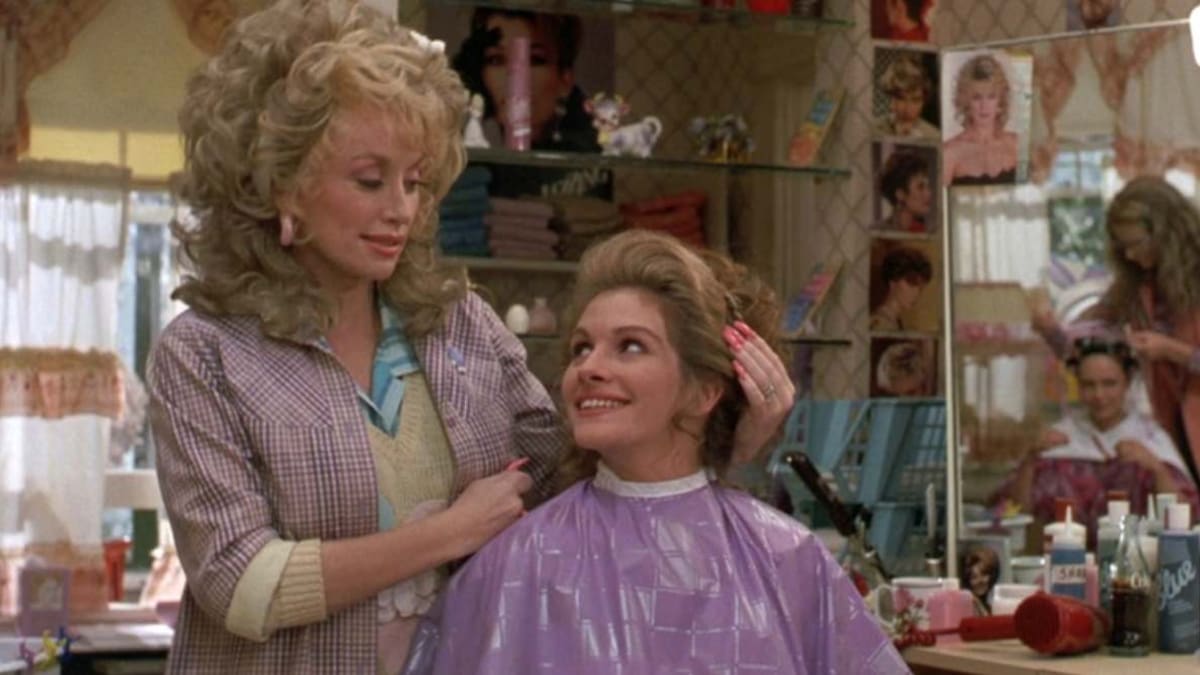 Dónde ver Magnolias de acero en streaming, el inolvidable clásico con Dolly Parton y Julia Roberts