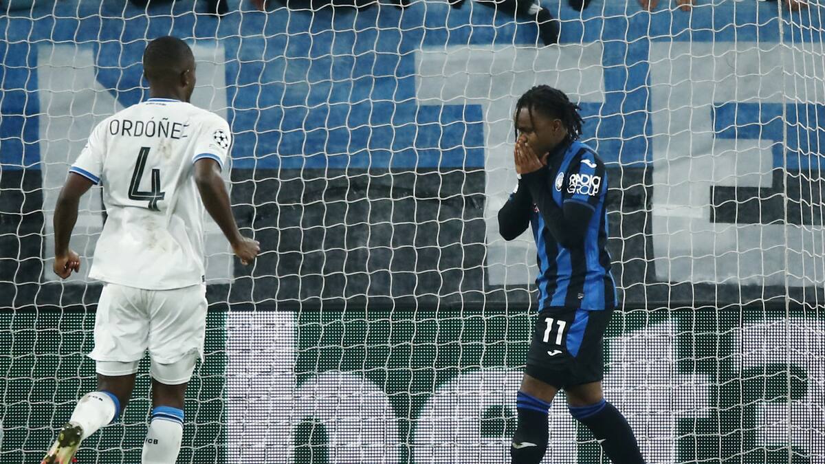 Penal fallado por Lookman para el Atalanta por la Champions League. Foto: REUTERS.