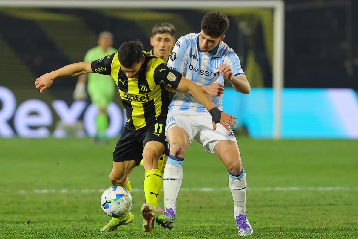 Peñarol derrotó a Racing en la Copa Libertadores 2025.