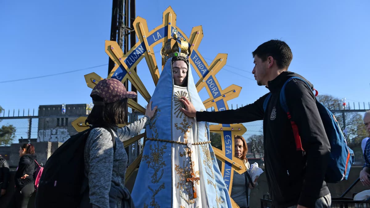 Peregrinación a Luján: la carreta que se detuvo, los obreros que iniciaron el camino y los jóvenes que hicieron historia