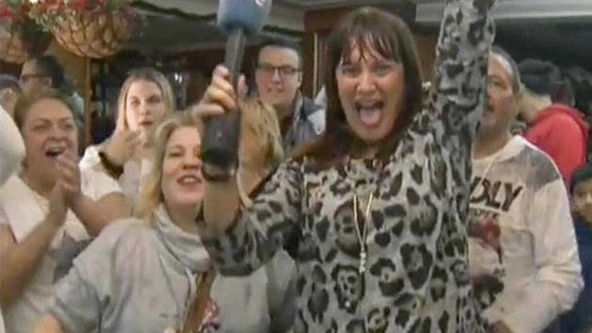 Periodista se enteró al aire que ganó el Gordo de Navidad en España