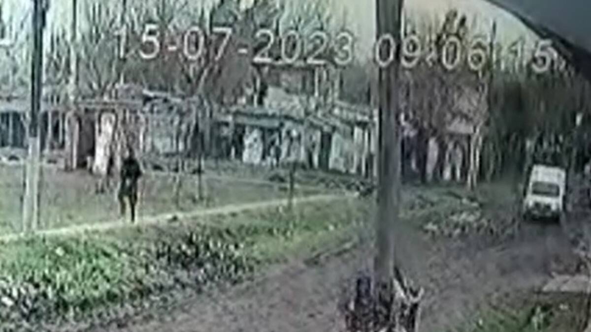 Persiguió al delincuente que le robó y lo atropelló con su camioneta. Foto: Inforbano.