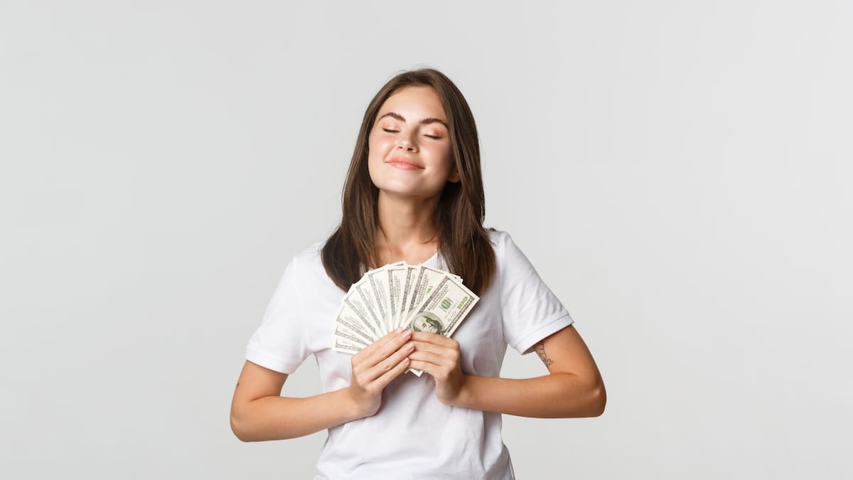 Persona con dinero