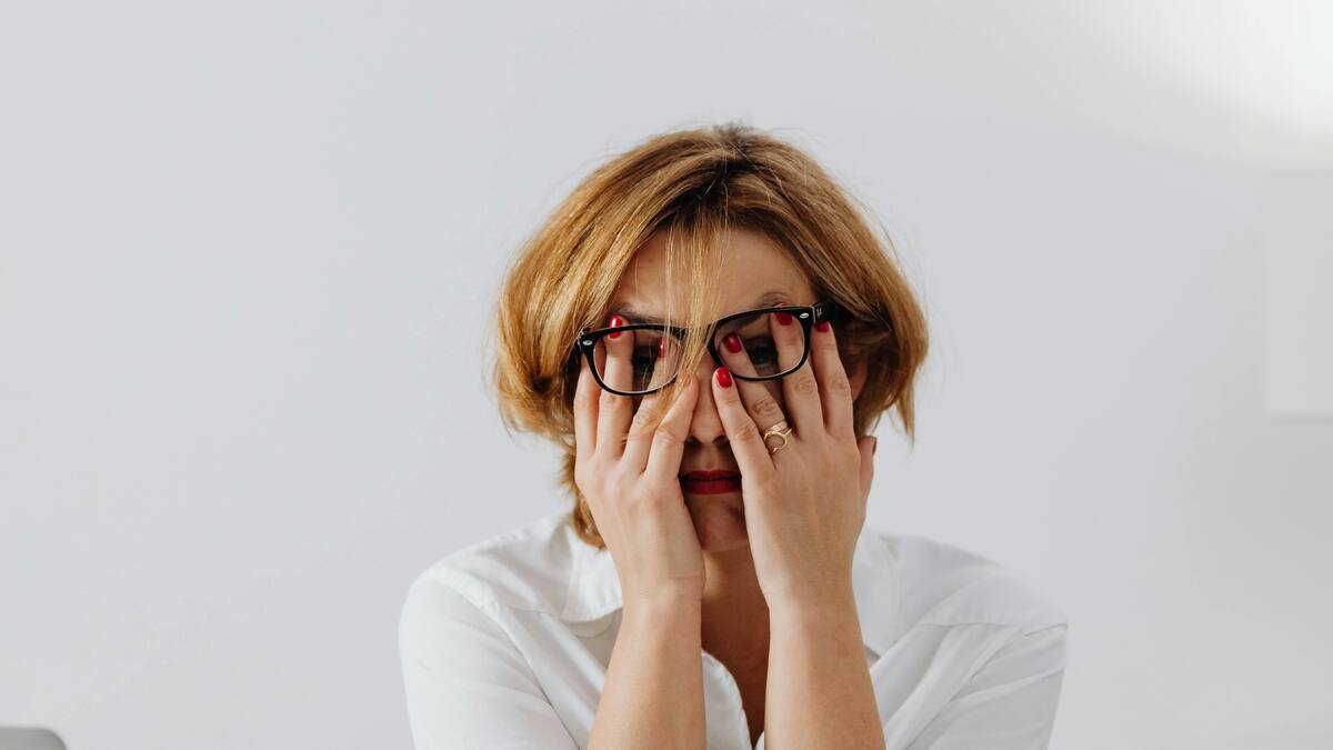 Cuál es la edad en la que se deja de ser feliz y cuándo vuelve el disfrute, según la ciencia