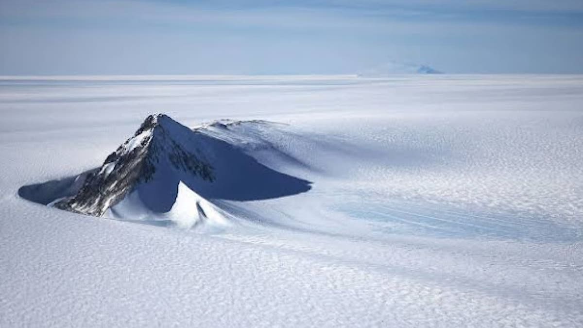 Pirámide Antártida. Foto: Google Maps