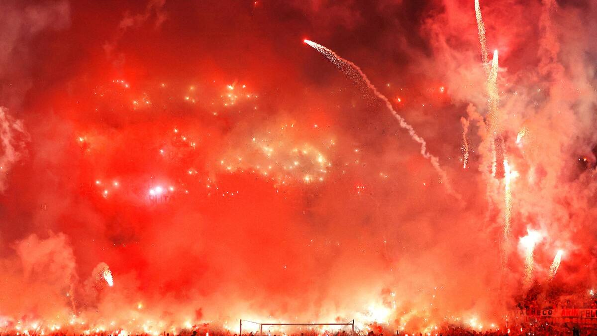 Pirotecnia en el River - Atlético Mineiro por la Copa Libertadores. Foto: REUTERS.