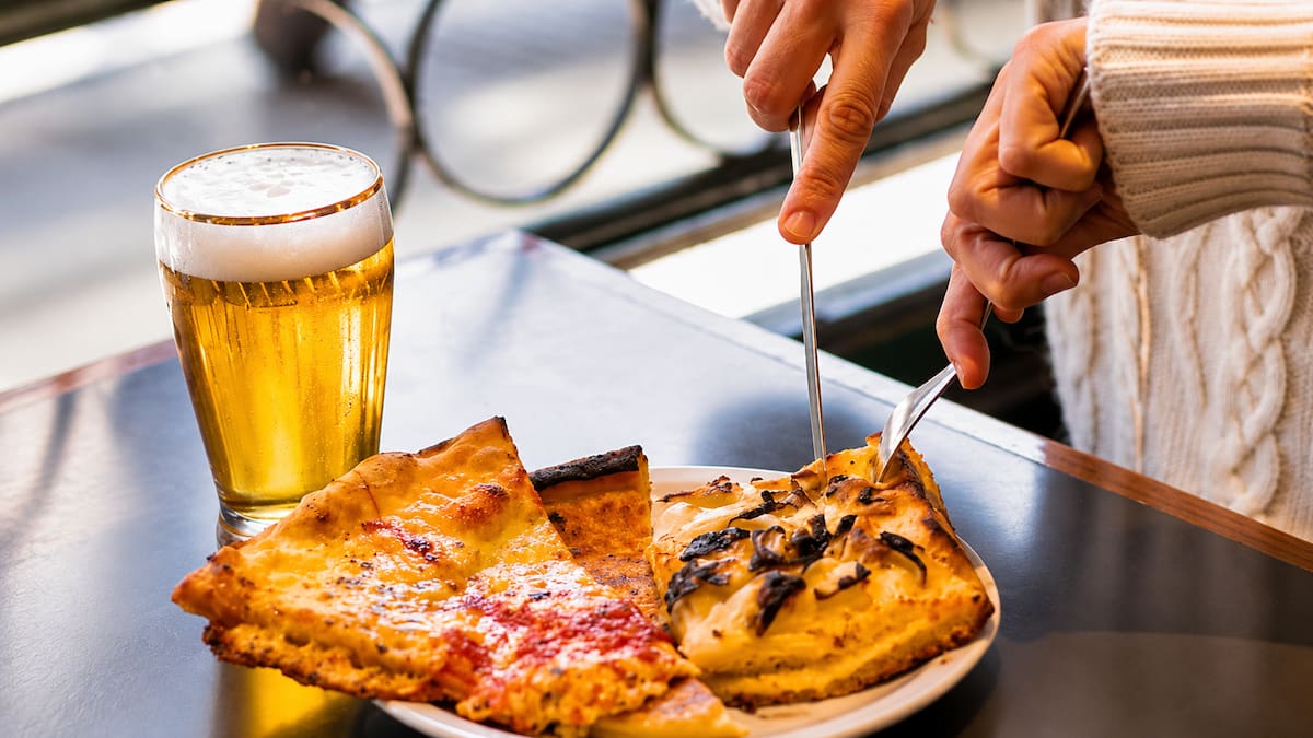 Las 10 pizzerías que entraron al “salón de la fama” porteño: historia, barrio por barrio, direcciones y precios guía para ir ya