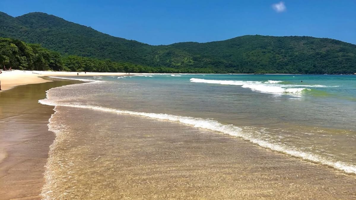 Una de las playas más espectaculares de Sudamérica está escondida en Brasil: arena blanca, agua cristalina y naturaleza intacta