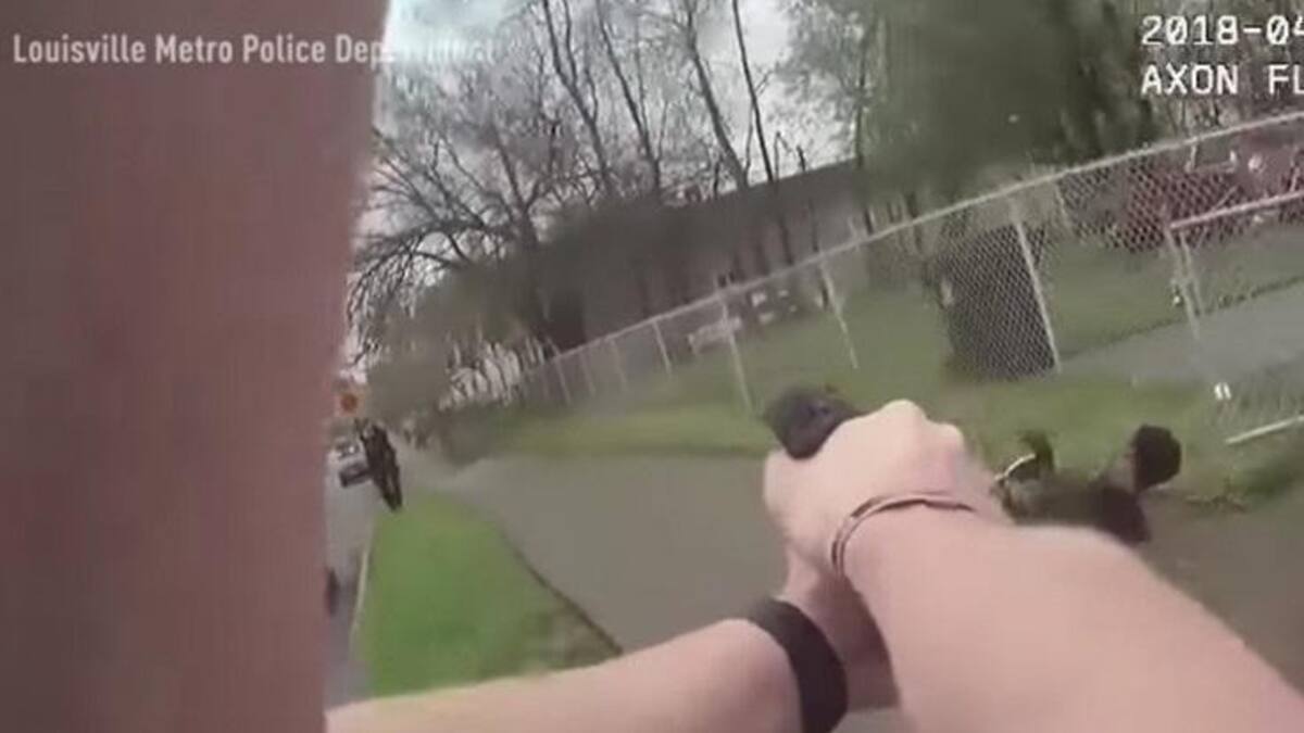 Policía de Estados Unidos mató a joven negro de 20 disparos