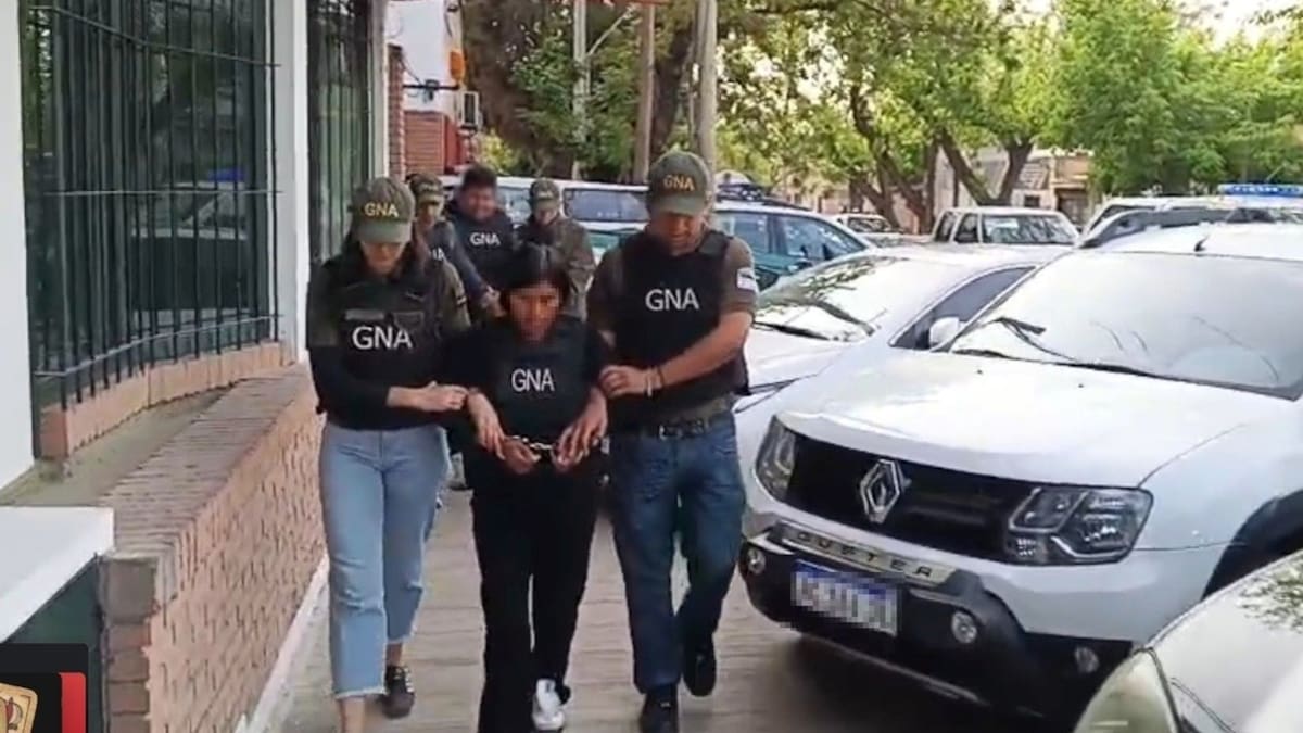 Operativo en Aeroparque: detuvieron a una pareja con 199 cápsulas de cocaína antes de viajar a la Patagonia