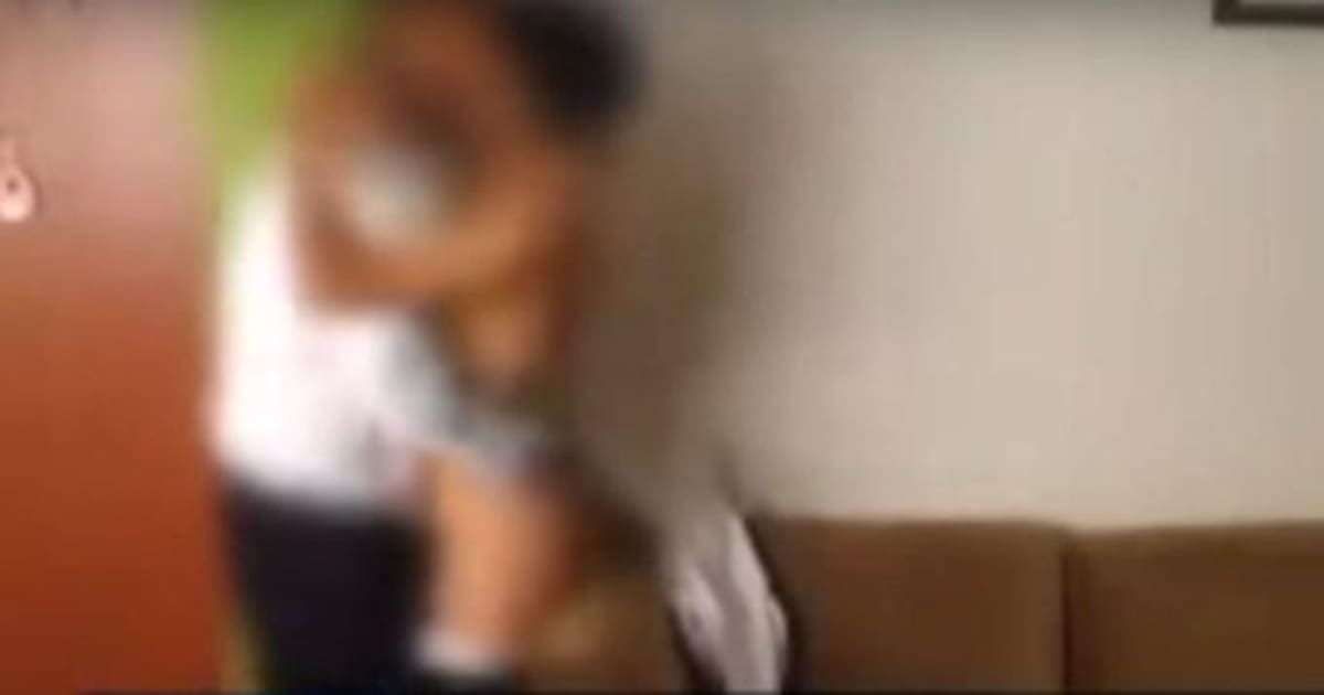 Policías teniendo sexo en la escuela