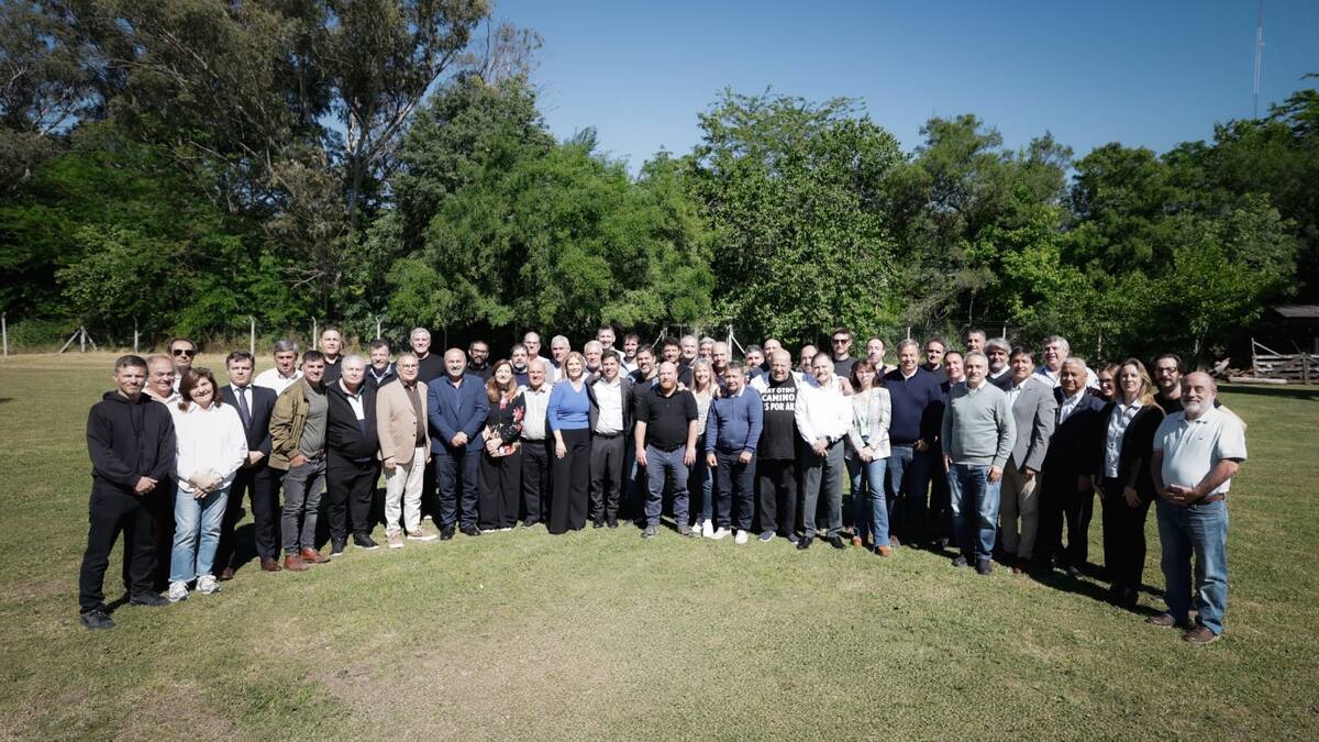 Kicillof junto a intendentes