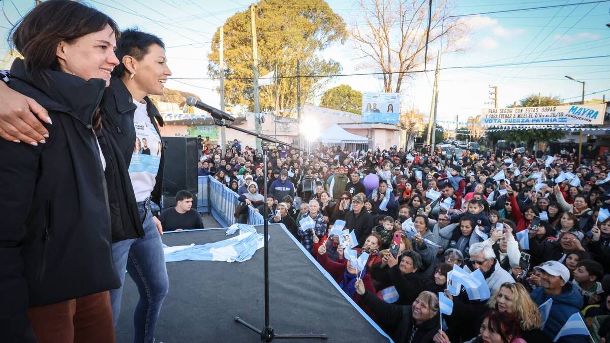 Mayra Mendoza en el cierre de campaña de Fuerza Patria: “Tenemos que defender el futuro de Quilmes, la Provincia y la Argentina”