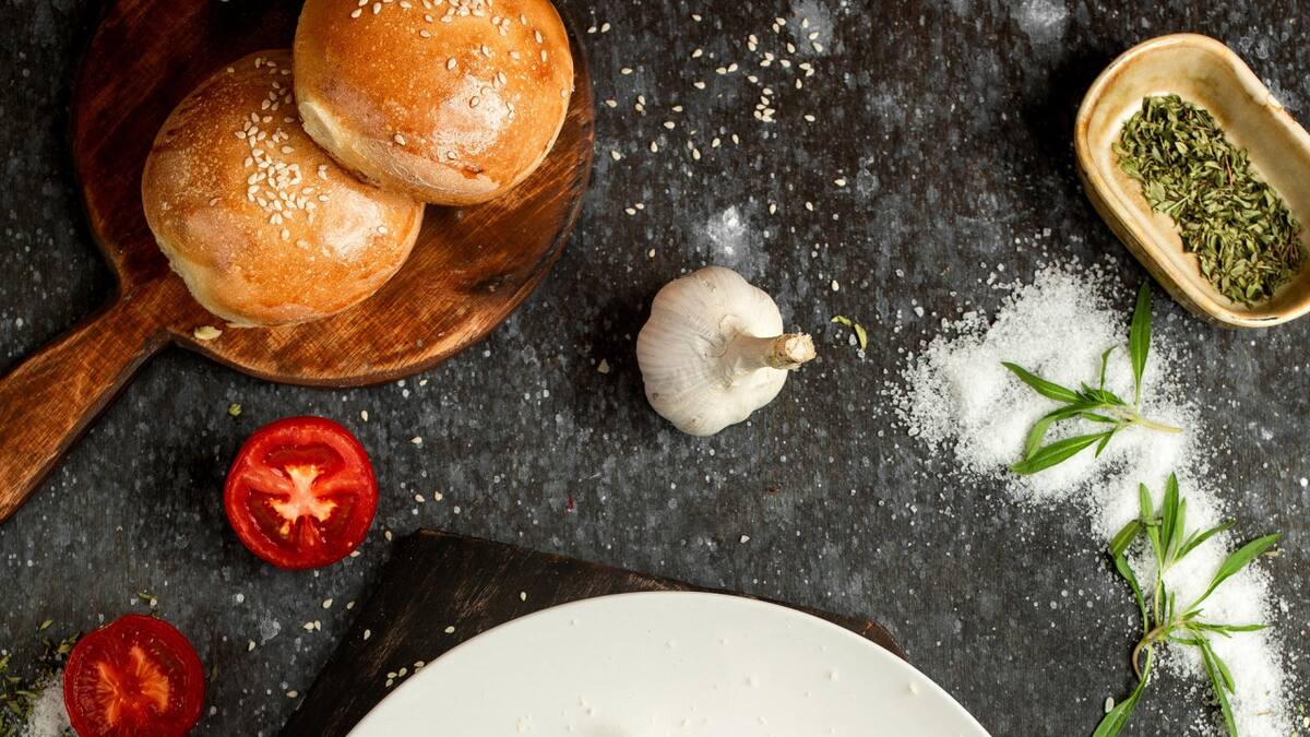 Cómo hacer pollo a la toscana. Foto Freepik