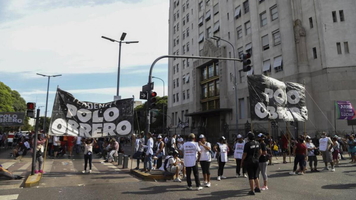 Polo Obrero, manifestación, corte en la avenida 9 de julio, reclamos, piquete, NA
