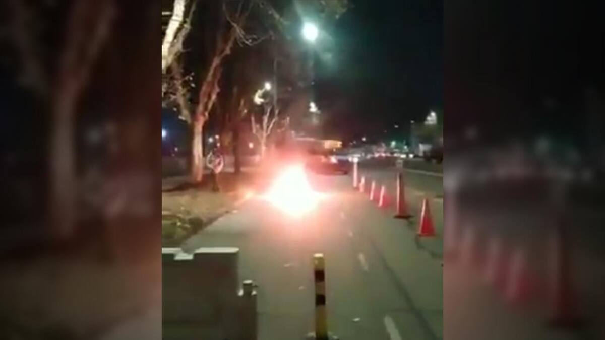 Prendió fuego su moto para que no se la secuestren por estar flojo de papeles