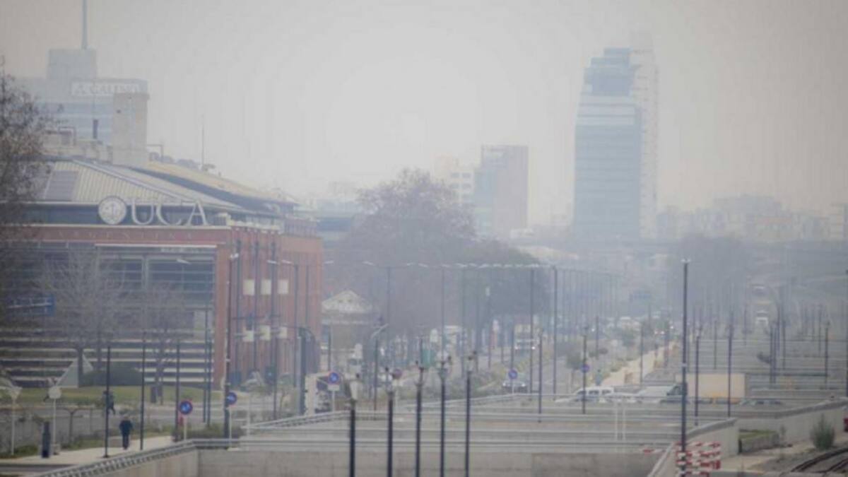 Presencia de humo por incendios del Delta. Foto: NA.