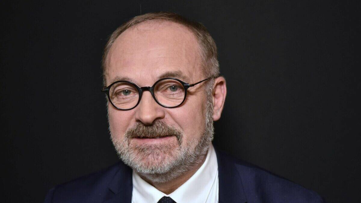 Presentan cargos contra un senador francés por drogar a una diputada para asaltarla. Foto: Twitter