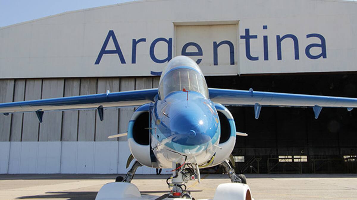 Cristina presenta al avión Pampa III