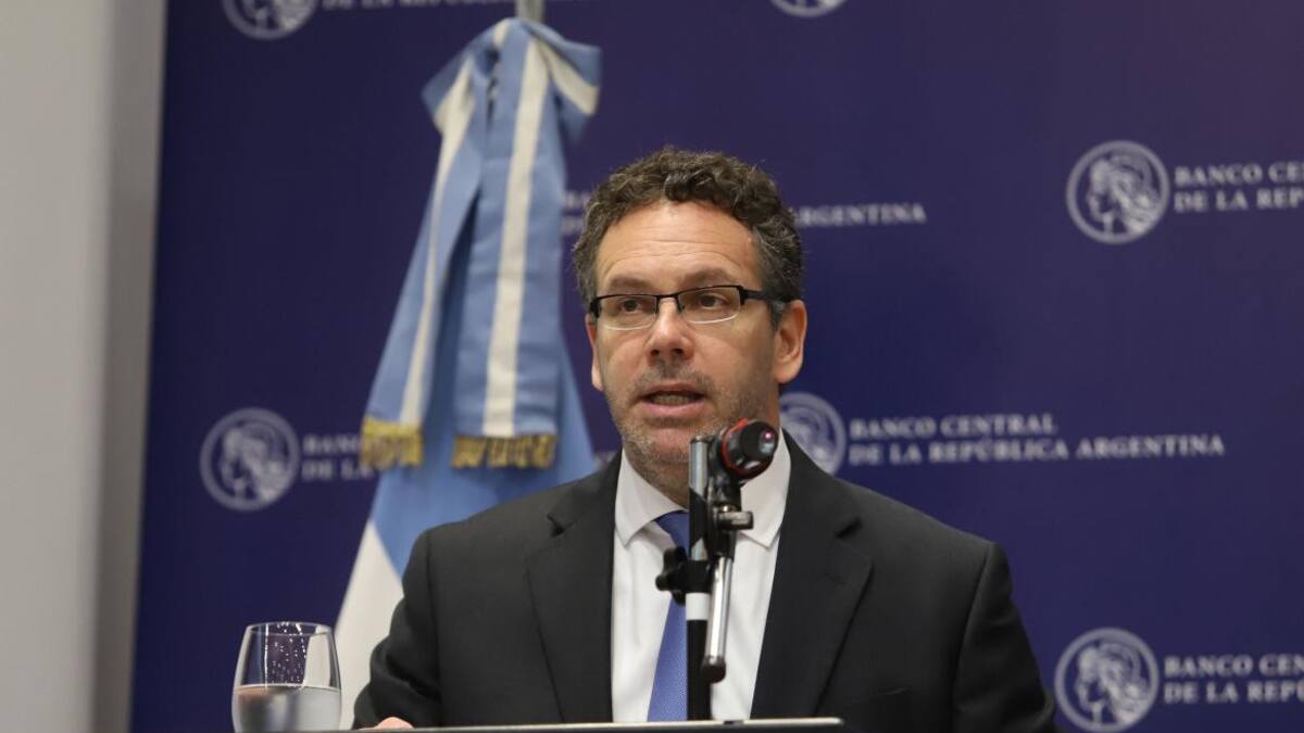 Presidente de Banco Central, Guido Sandleris, conferencia de prensa, NA