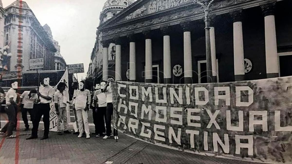 Primera marcha del orgullo. Foto: Télam