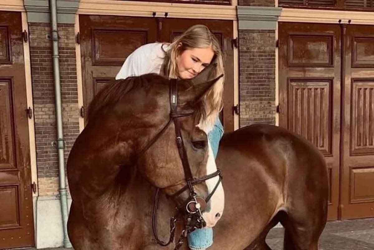 Princesa Amalia con su caballo Mojito. Fuente: Instagram casa real de Países Bajos