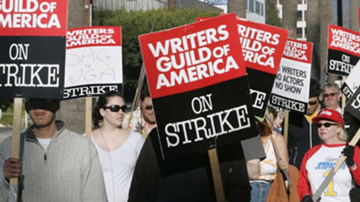 Protesta de guionistas de Hollywood. Foto: Reuters