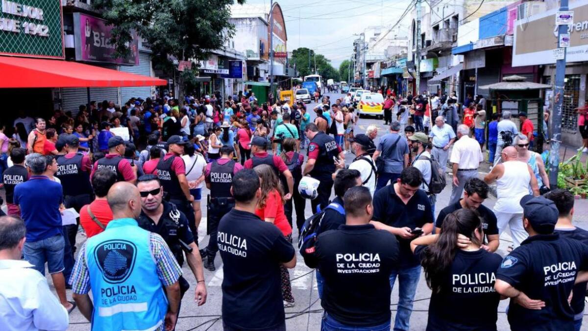 Protesta de manteros en avenida General Paz