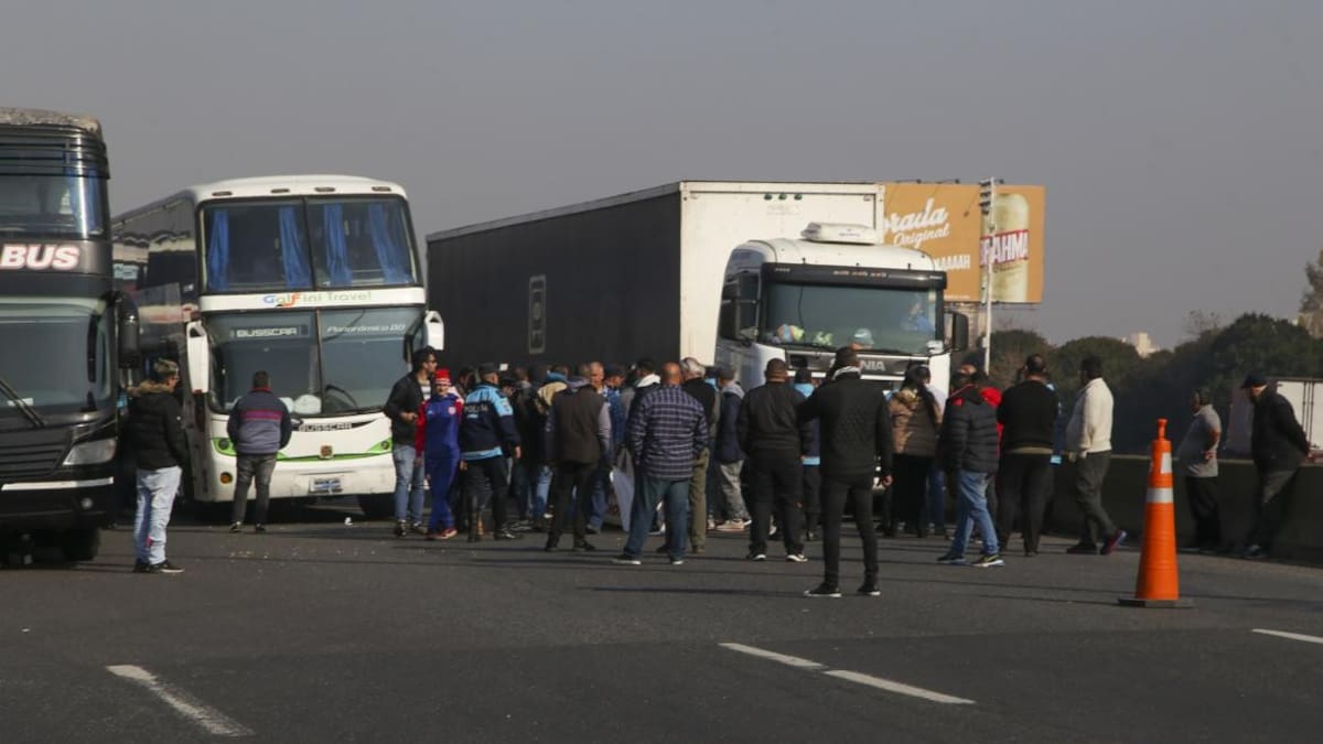 Protesta de Micros en Autopista, NA