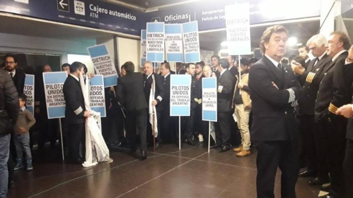 Protesta de pilotos en Aeroparque