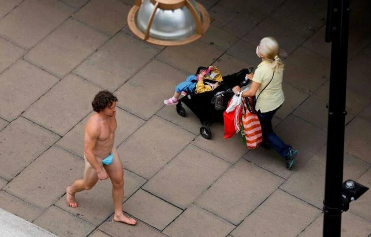 Protesta en Inglaterra contra uso de tapabocas obligatorio