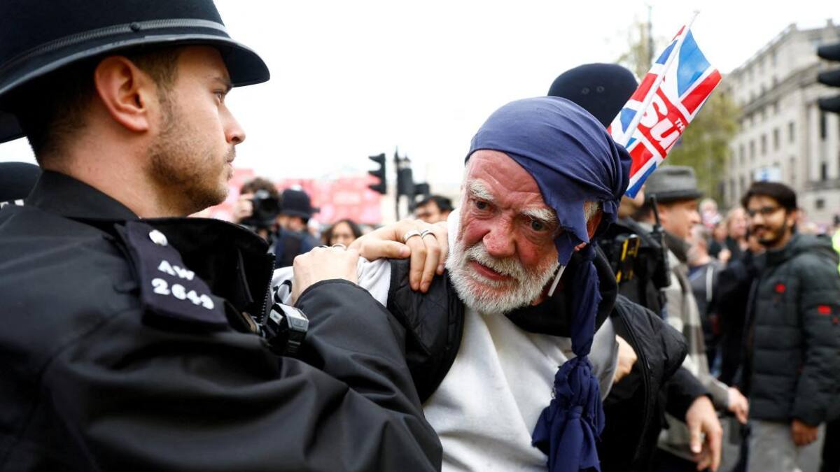 Protestas contra la coronación de Carlos III. Foto: Reuters.