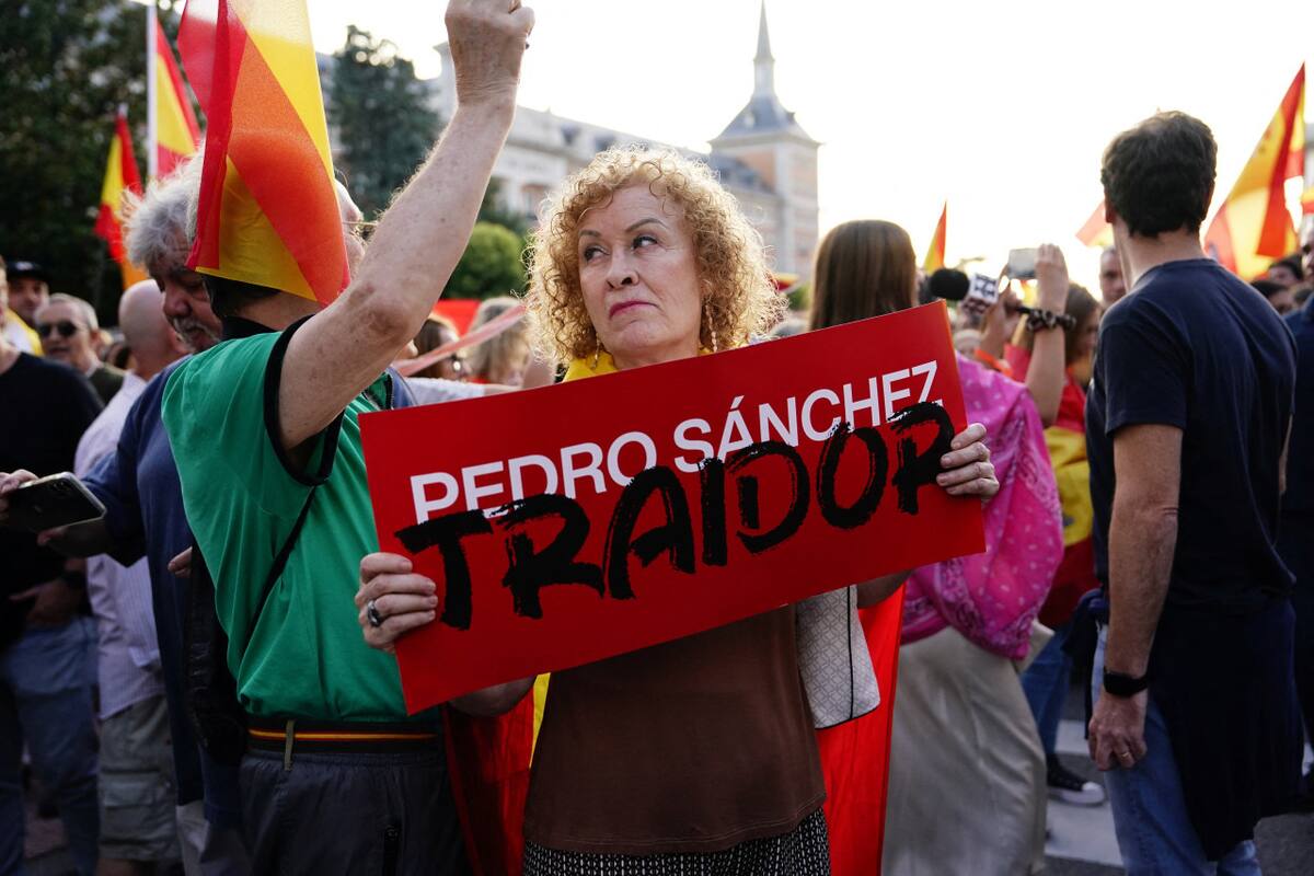 Protestas contra Pedro Sánchez en España. Foto: REUTERS/Ana Beltran