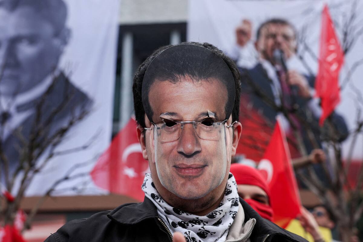 Protestas en Turquía por la detención del alcalde de Estambul. Foto: Reuters/Dilara Senkaya.