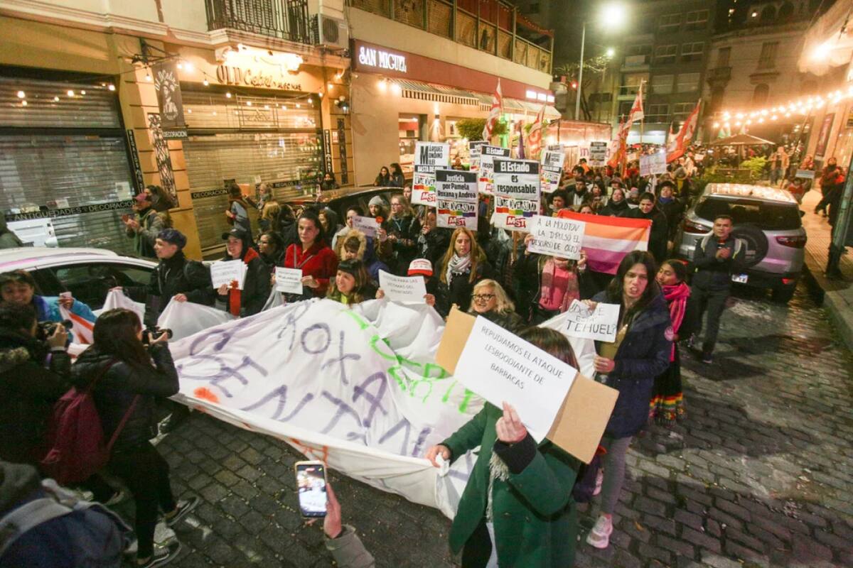 Protestas tras el ataque contra cuatro mujeres lesbianas. Foto: NA.