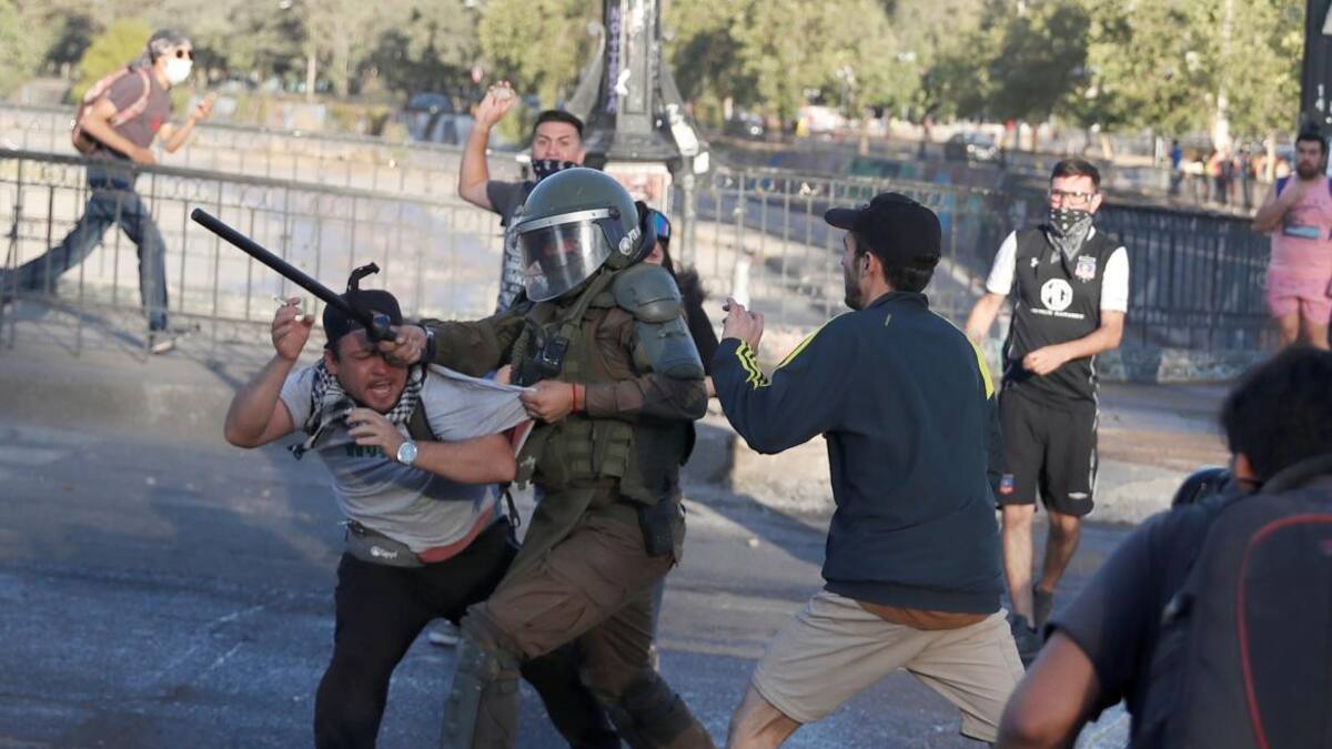 Chile en llamas: 3.600 heridos, 27 muertos y 405 con trauma ocular