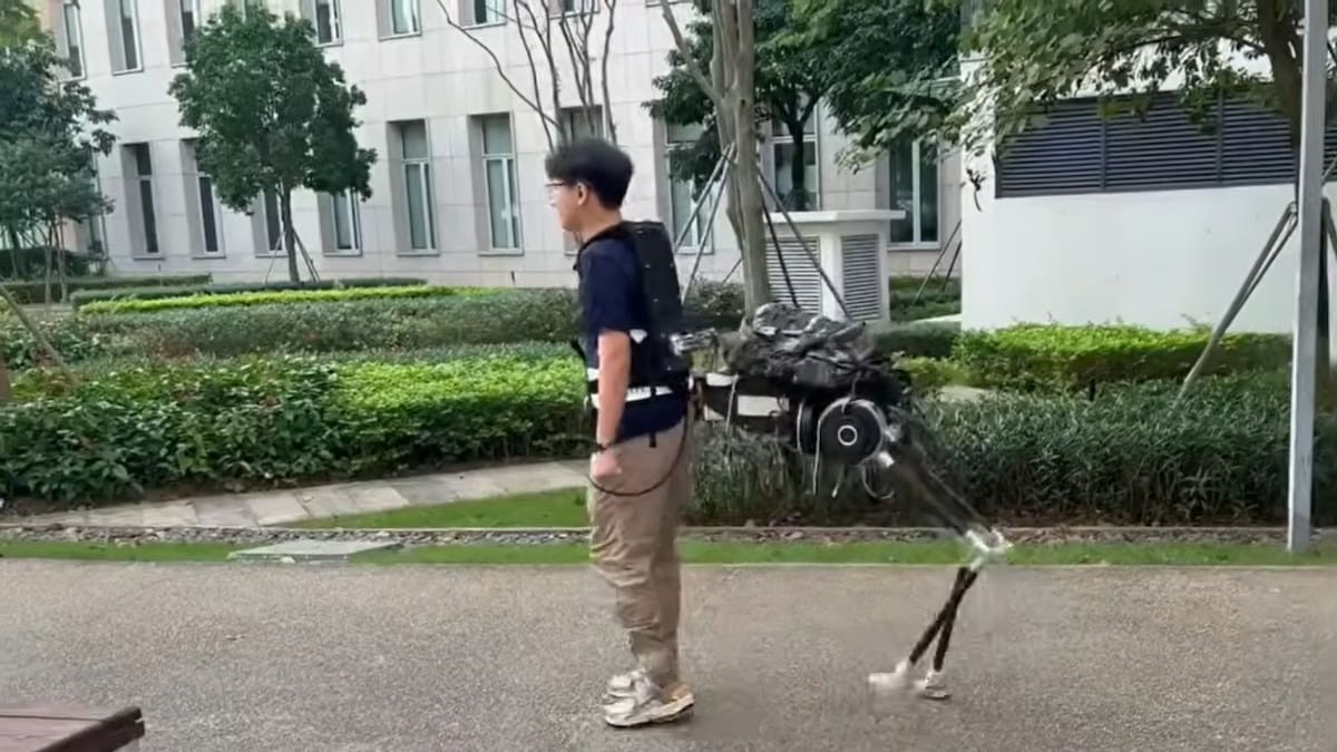 Presentan un robot que transforma a los humanos en “centauros”: tiene dos patas y ayuda a las personas a cargar cosas