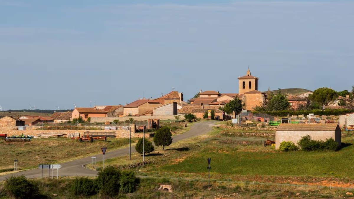 Casa gratis y trabajo asegurado: el pueblo entre montañas que busca familias para vivir allí