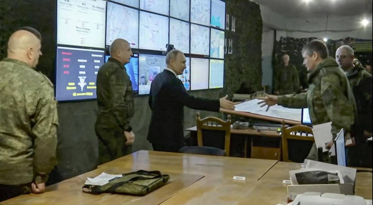 Putin visita cuarteles generales rusos en Ucrania. Foto: EFE.