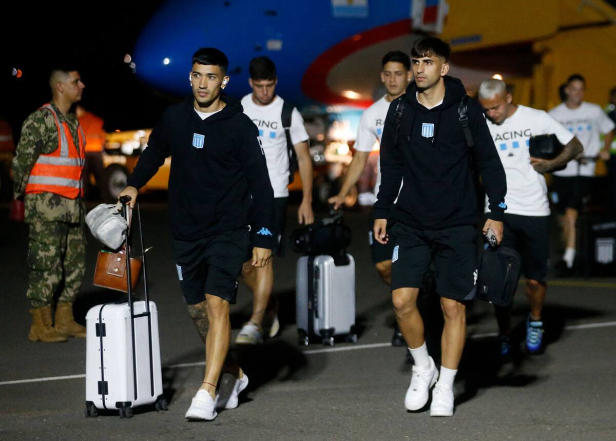 Racing ya se encuentra en Paraguay. Foto: Reuters.
