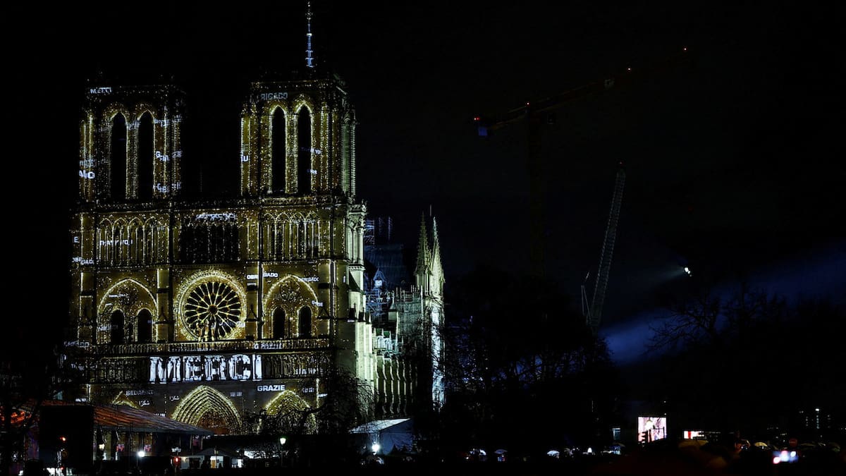 Video: así fue el momento en el que la catedral de Notre Dame reabrió sus puertas cinco años después del incendio