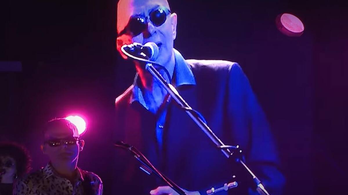 El Indio Solari sorprendió con masivo show virtual y presentó dos nuevas canciones