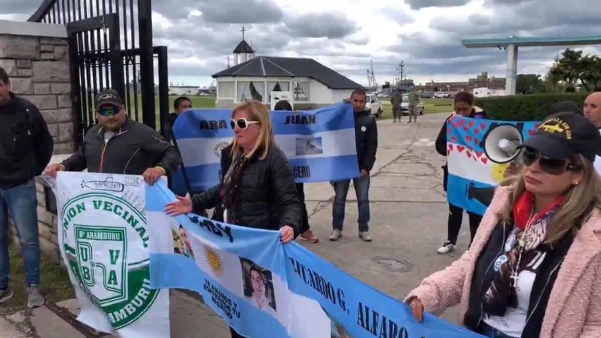 Reclamo de familiares del Submarino ARA San Juan en Base Naval de Mar del Plata