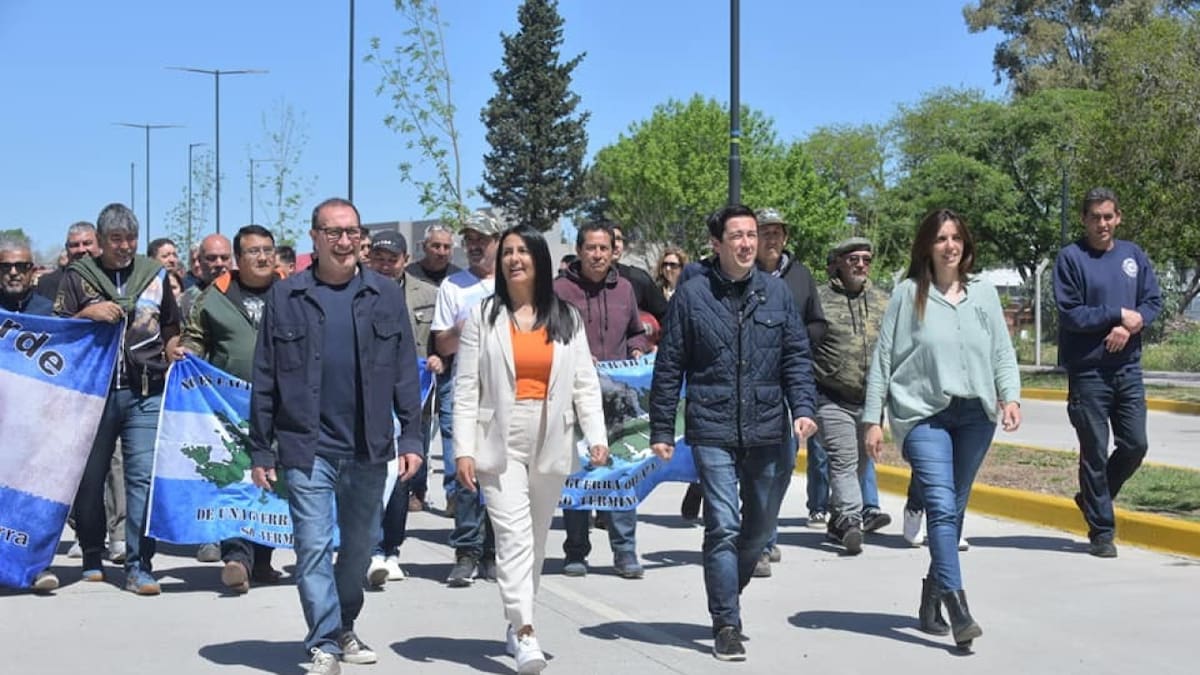 Recorrida por la nueva Av. Héroes de Malvinas en Pablo Nogués. Foto: Prensa.